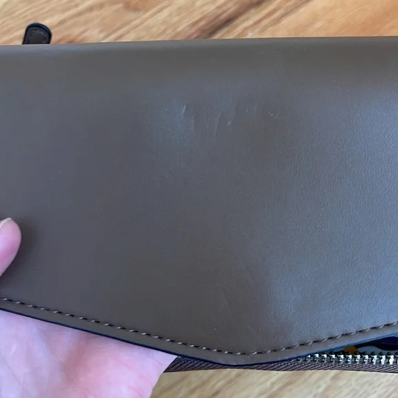 Vera Bradley Leather crossbody - Picture 4 of 7